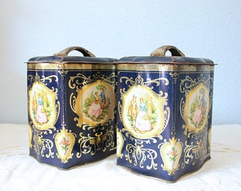 Set aus zwei blauen Vintage-Keksdosen mit romantischem viktorianischen Pärchendekor, Aufbewahrungsdosen