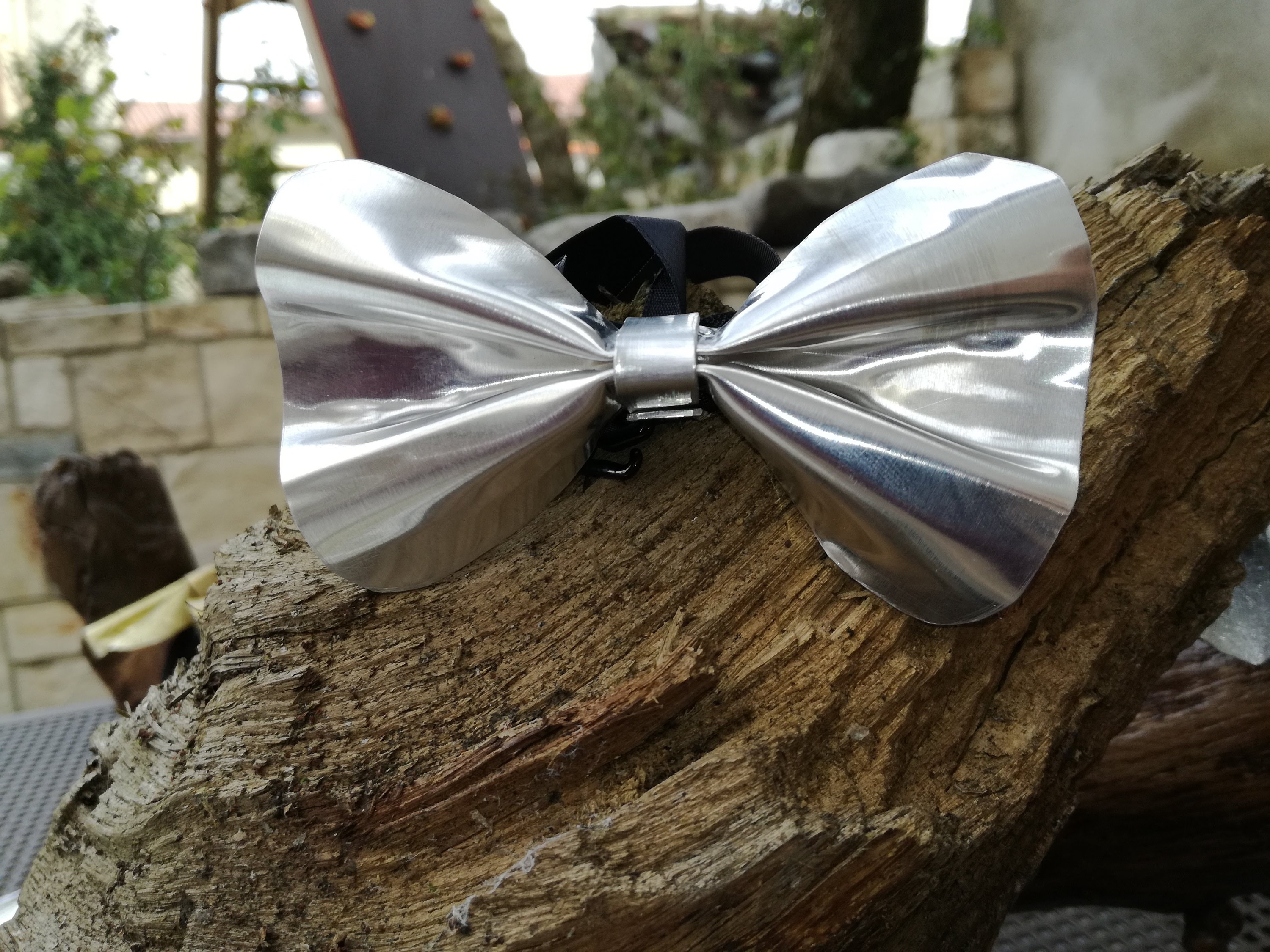 bow tie metal