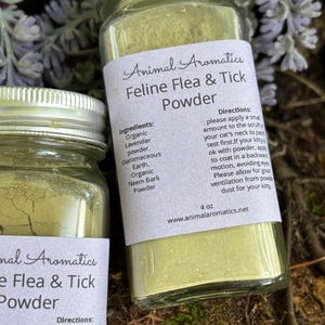 Natural Flea and Tick Powder for Cats and Dogs: Organic Lavender & Neem