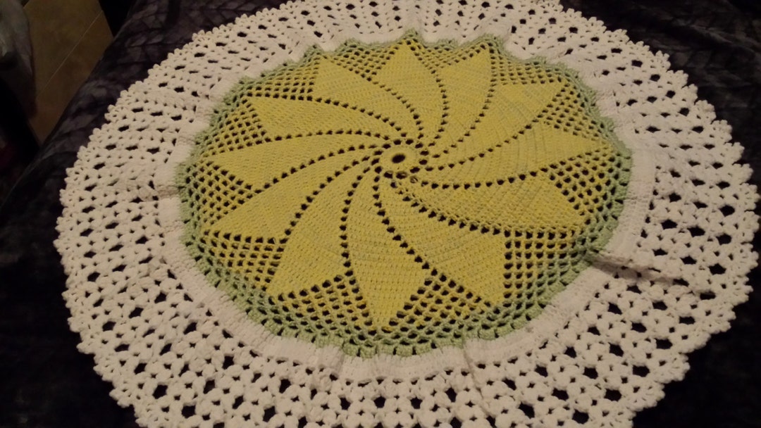 Pinwheel Circular Baby Blanket - Etsy Canada