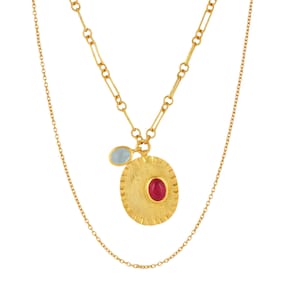 Collar de medallón de cuarzo rojo y aguamarina, collar de plata de ley chapado en oro, collar colgante de fichas, collar de 2 hebras, regalo para ella