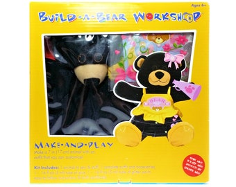 Build a Bear Workshop Make and Play Dimples Cheer Bear Kit w Outfit NIP