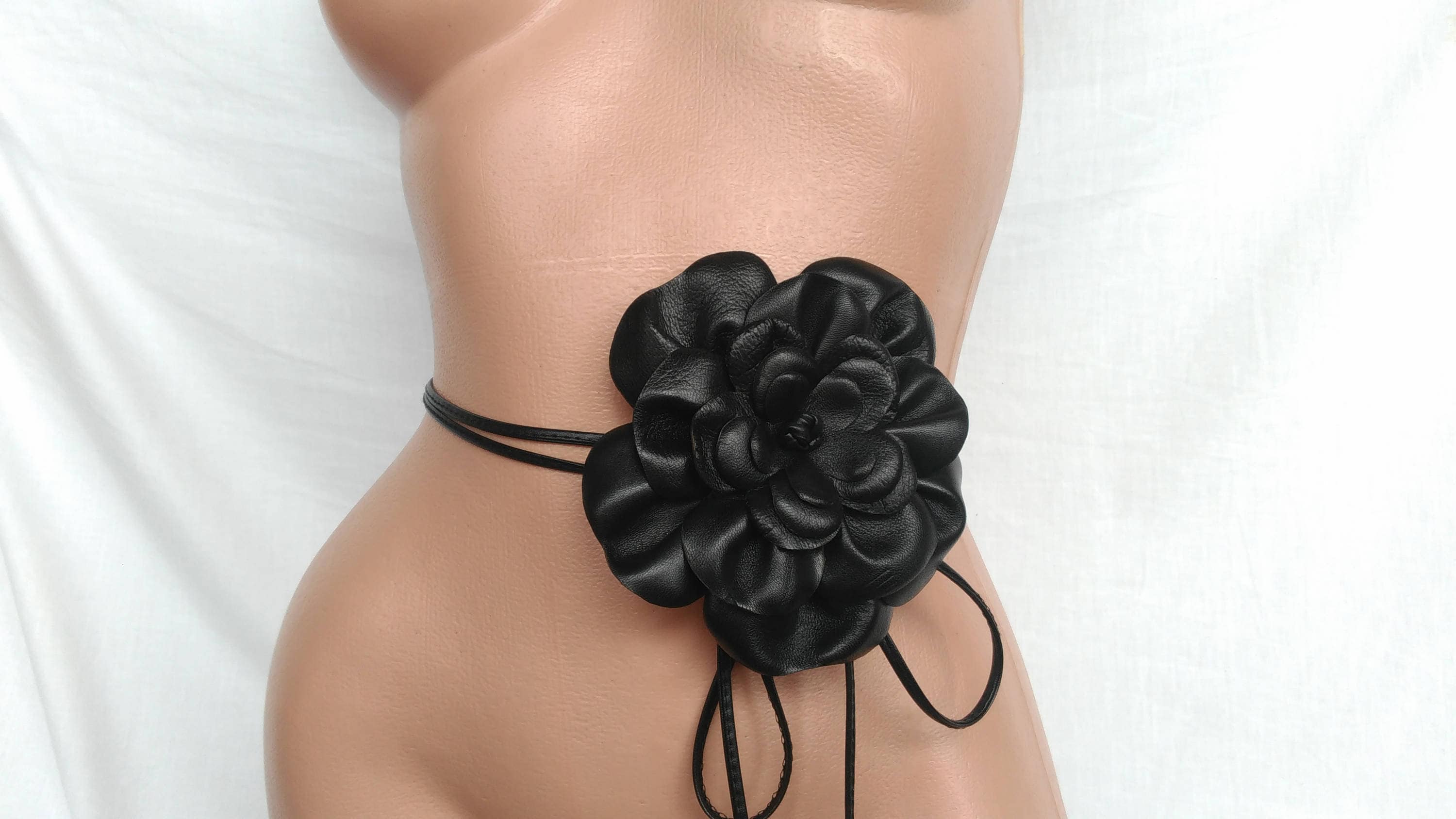 ベルト YOUHEE FLOWER CORSAGE LAYERED BELT 4BTR963 ベルト YOUHEE FLOWER CORSAGE LAYERED BELT 4BTR963 Belts