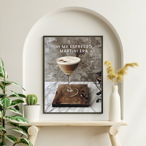 W moim Sabrina Espresso Piosenka Era Cyfrowy Bar Cart Decor | Koktajl Fine Print | Modna sztuka ścienna | Plakat Espresso Martini | Nowoczesny wystrój domu