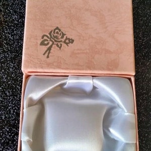 Bracelet Gift Boxes – Elegant Jewelry Packaging in Peach, Red, Light Blue, Teal & Blue with Bow