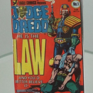 Miniaturowy komiks „JUDGE DREDD #1” Miniaturowa lalka modowa rozmiar 1/6 Otwarcie w skali do zabawy 26 wydrukowanych stron oryginalna REPLIKA komiksu