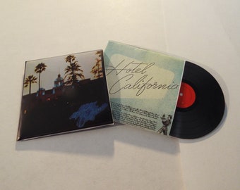 Mini EAGLES &#39;HOTEL CALIFORNIA&#39;-platenalbum - Dollhouse 1/6 1/12 1/24 miniatuurspeelschaalaccessoire