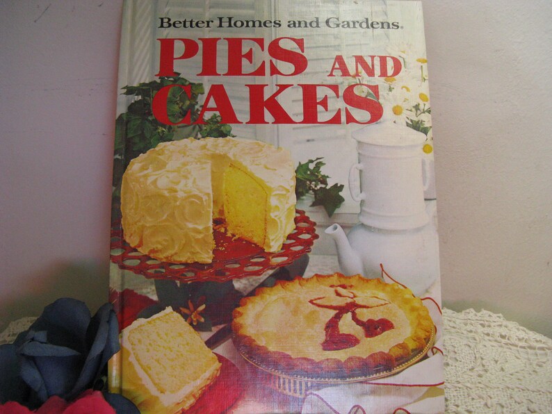 Vintage Cookbook Better Homes Gardens Pies And Cakes Image 0