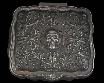 Skull jewelry box//skull trinket box//antiqued silver skull, Victorian style Gothic box//Gothic jewelry box//Victorian skull box//skull box