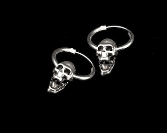 Pair silver plated screaming skull, sterling silver hoop earrings -skull hoop earrings//skull jewelry//Hide earring//screaming skull earring