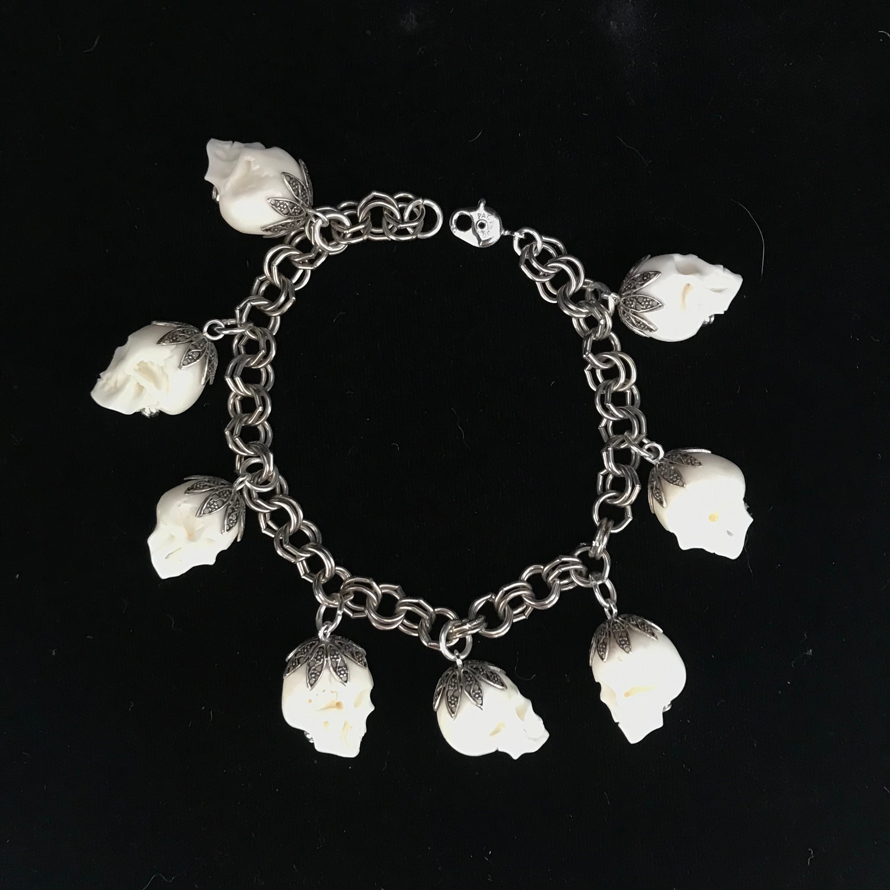Carved bone skull charm bracelet //7.5"// silver textured double link vintage chain//gothic couture//skull bracelet//bone skull jewelry