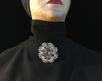 ブルーキャットアイのヴィンテージラインストーンブローチ//大きな