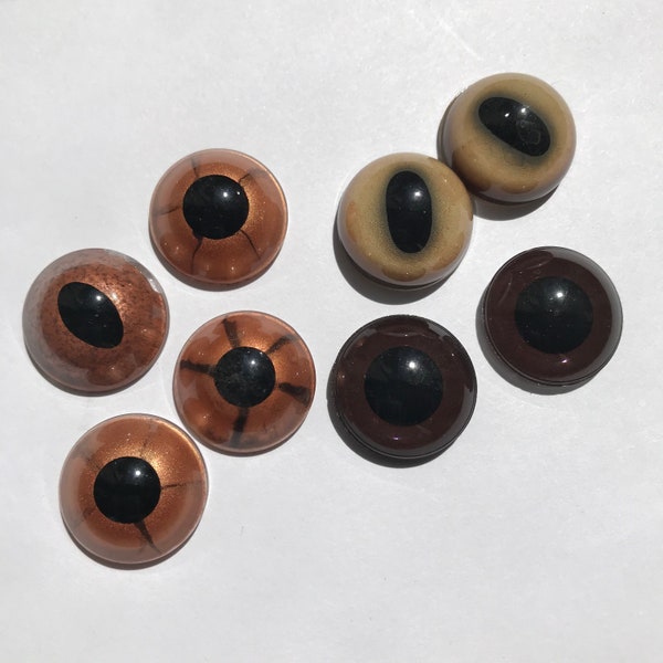 Lot of eight glass taxidermy eyes//20mm glass eyes//taxidermy glass eyes//lot of 8 taxidermy glass eyes//taxidermy glass reptile eyes