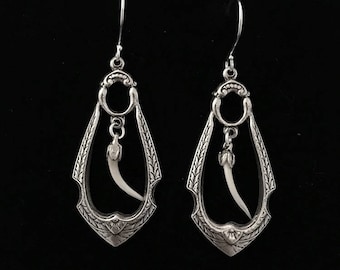Real rattlesnake fang drop earrings//snake fang earrings//Prairie rattlesnake fangs//poisonous snake fang earrings//poisonous viper teeth