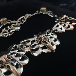 Gold plated crow skulls on vintage gold tone necklace//16&quot;choker length//crow skull necklace//bird skull necklace//raven skull necklace