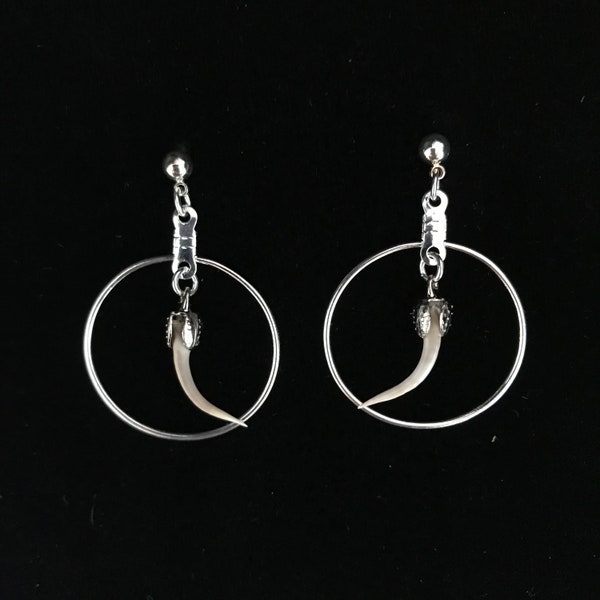 Real rattlesnake fang earrings,silver//real snake fang jewelry//diminutive earrings//poisonous snake earrings//real rattlesnake bone jewelry