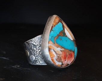 Oyster turquoise sterling silver chunky ring, turquoise teardrop ring with textured band, wide band ring, copper and turquoise, UK size O