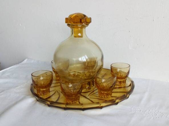 Ambre Glass Decanter et Tiny Glasses & Tray Set For Shots Or Liqueurs, Vintage Français