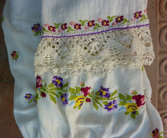 Vintage 1930s 1940s Romanian Hand Embroidered Cro… - image 3