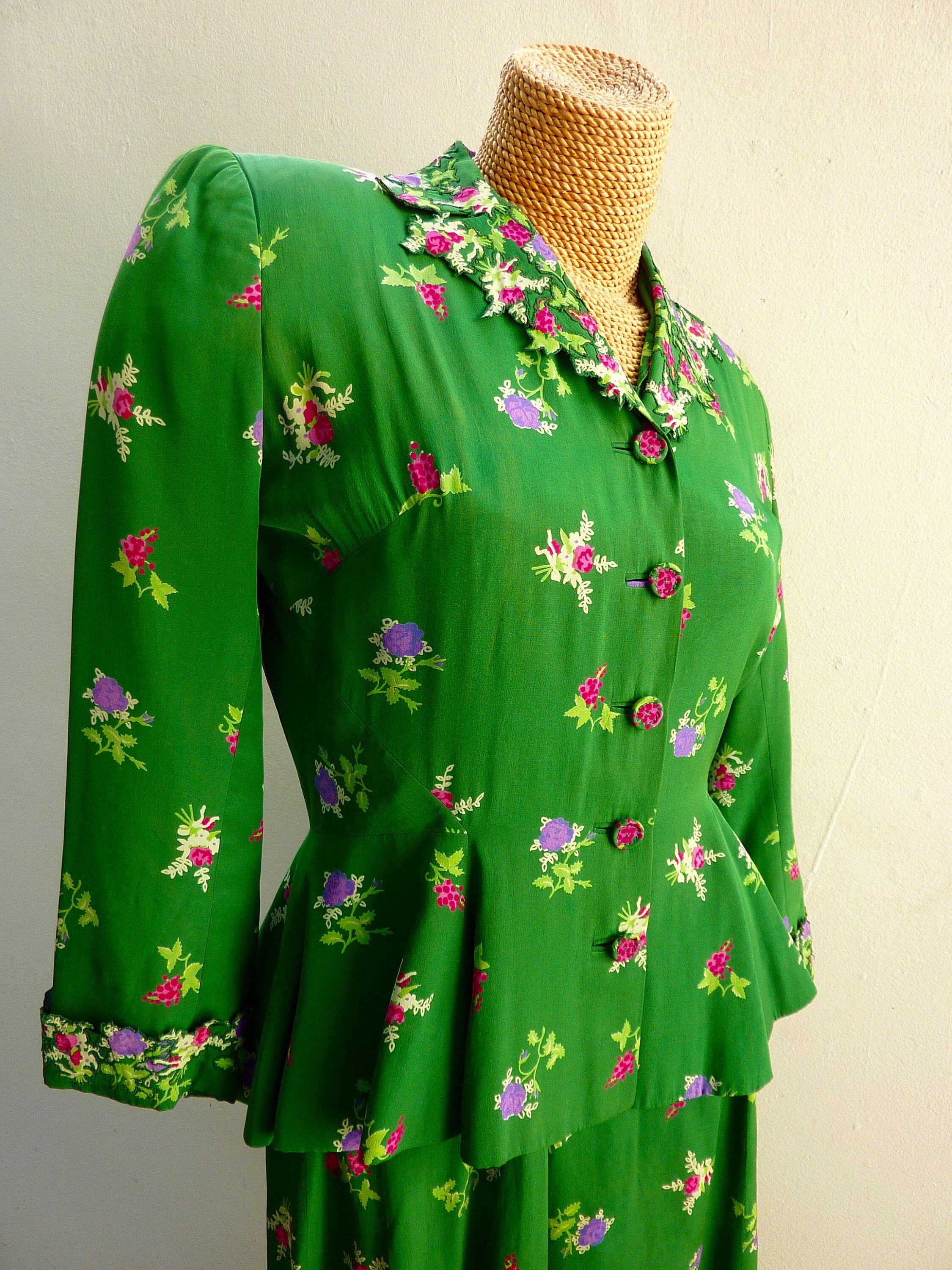 Vintage Saks Fifth Avenue Green Silk Cocktail Dress/Jacket Set S