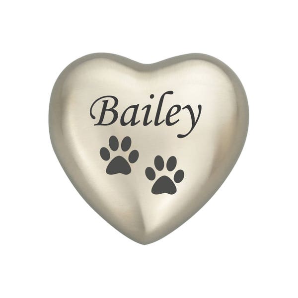 Urne souvenir personnalisée en forme de coeur argenté avec pattes d'animal de compagnie pour crémation de cendres de chien et chat