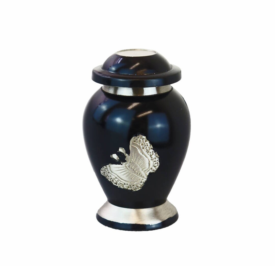 Crematie Urn Met Hartvormige Mini Aandenken, Gegraveerd Vlindermotief In Zilver En Blauw Kleine Voor As Fluwelen Doos Zilveren Standaard 3007674609
