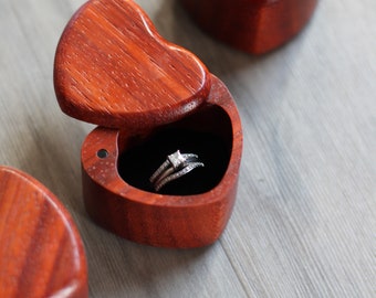 Wood Heart Swivel Box