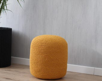 Gehäkelter Sitzpouf, Fußstütze, ausgestopft mit natürlicher Wollfüllung, MADE TO ORDER