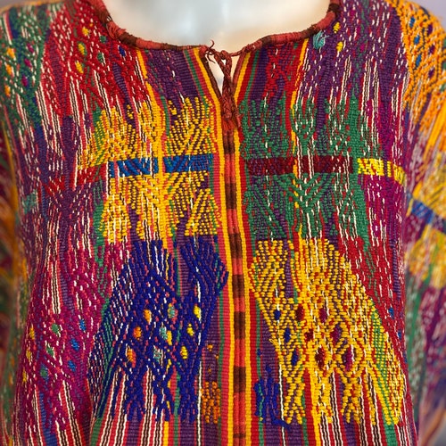 Vintage Hand Woven Poncho shops Guatemalan Huipil Mayan Almolonga Handmade Hand Woven Embroidered Hippie Festival Poncho Kaftan Caftan One Size