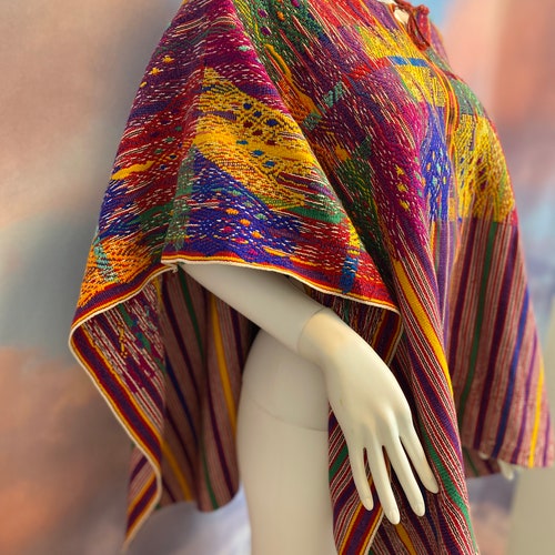 Vintage Hand Woven Poncho shops Guatemalan Huipil Mayan Almolonga Handmade Hand Woven Embroidered Hippie Festival Poncho Kaftan Caftan One Size