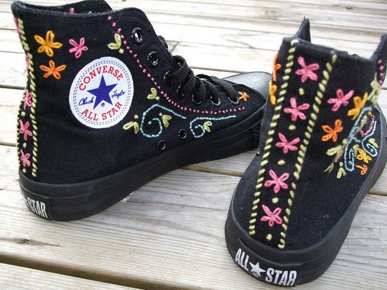 converse broderie fleur