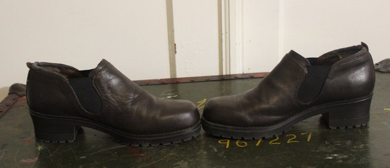 1990s Short Boots Blundstone Style Chelsea Engineer Brown 90s Normcore Shoes Short Grunge Heel Slip On Sporto Elastic Sides Womens Size 7