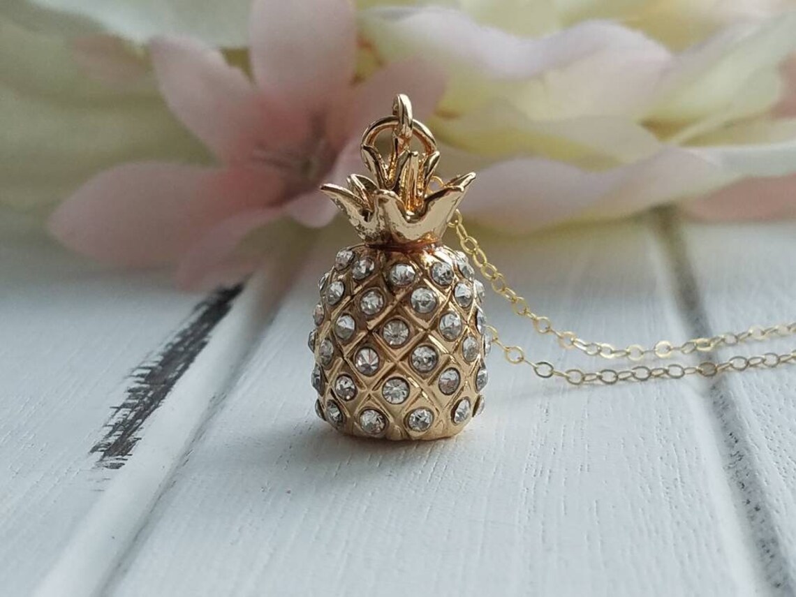 Gold pineapple pendant Clearance