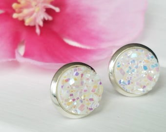 Small white druzy studs, White and silver druzy studs, Dainty white druzy earrings, White druzy stud earrings, Everyday druzy earrings