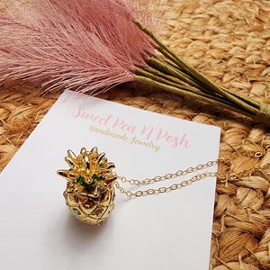 Gold Strass Ananas Halskette, Ananas Anhänger, Ananas Schmuck, Gold Frucht Halskette, Tropische Halskette, Geschenk für sie