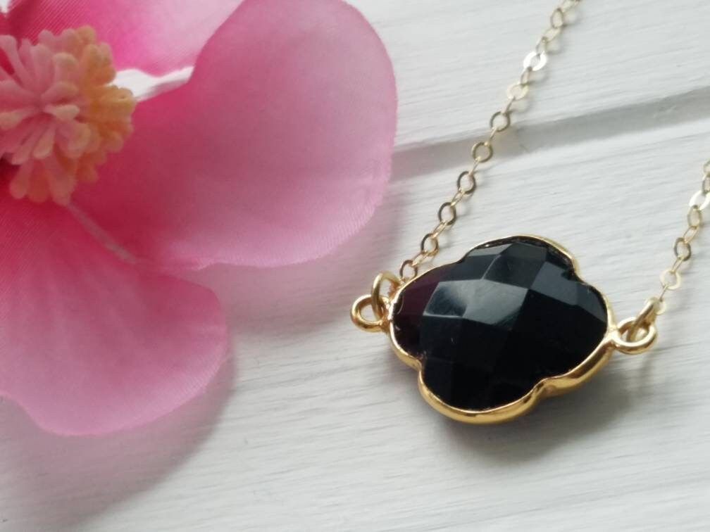 Single Black Onyx Clover Necklace in Gold (Small & Medium) – picntell