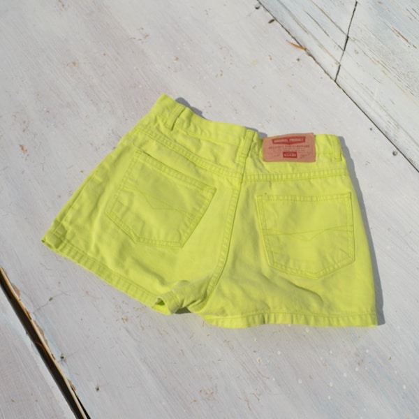 Vintage green denim jeans high waist shorts.size 16A 164cm