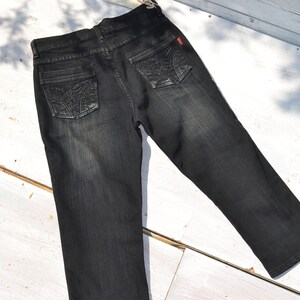 Deadstock off black embellished embroidered capri jeans.size 42 (m)