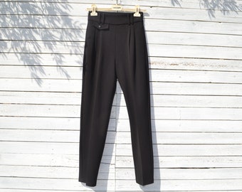 Vintage black stretch tapered pleated slim fit pants.size xs