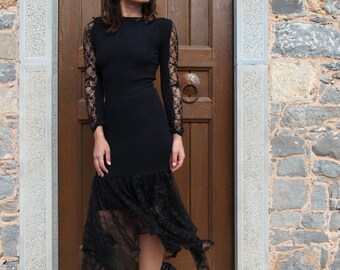 Vintage black asymmetric stretch lace dress.one/size