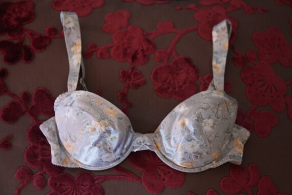 Lovable Bra size it 4b us 36b eu 80b padded underwired gray lace