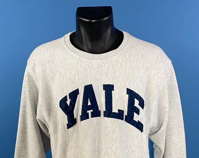 Vintage 1990's // Yale University Reverse Weave Crew Neck // Small // Champion // Made in Mexico // Grey // Navy // Patches //