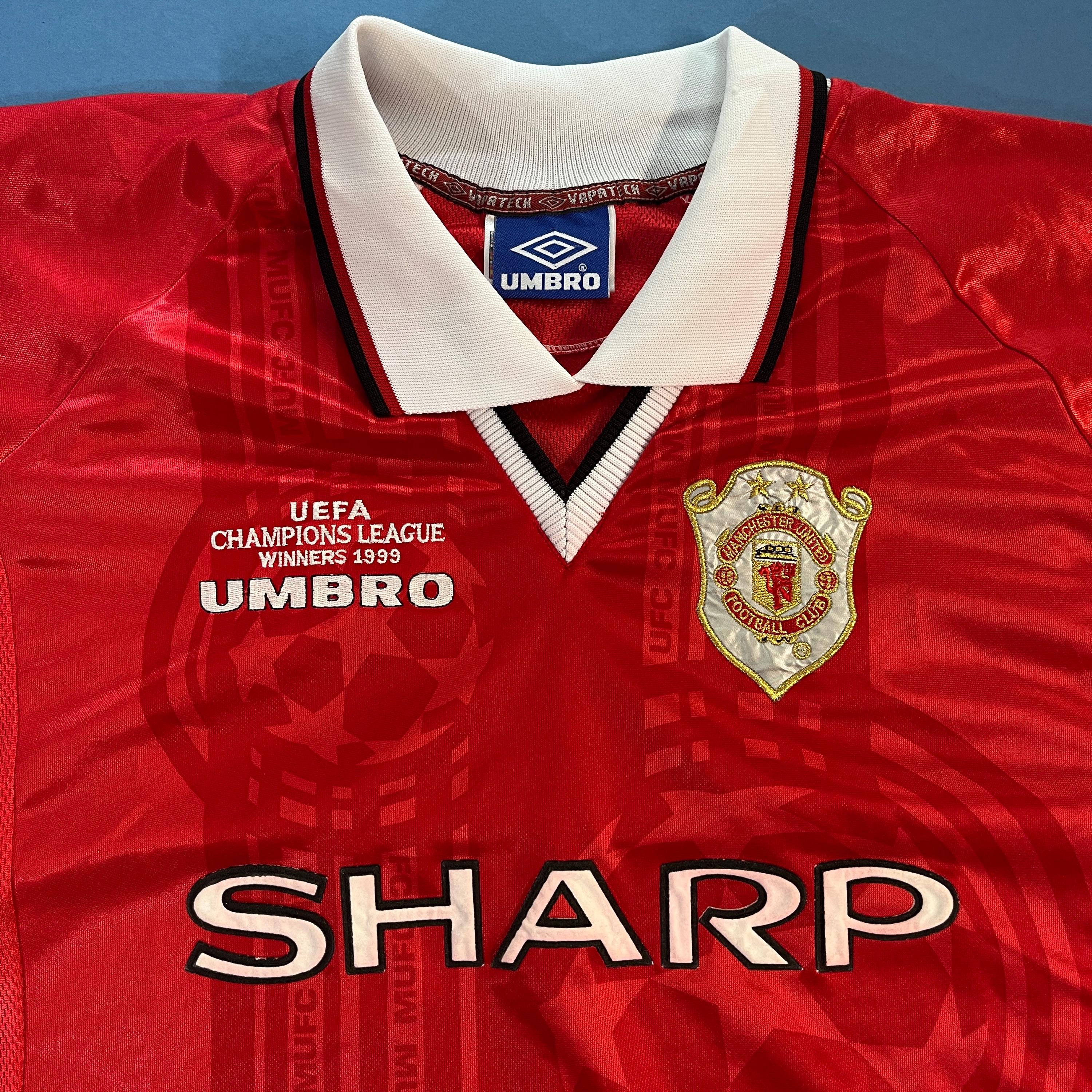 Vintage 1999 Official Manchester United Football Club Champions