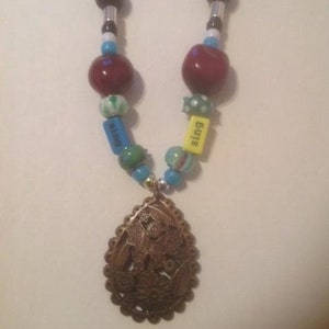 Sjung en sång vårhänge halsband