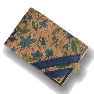 Cartera mini tarjeta vegana - tela de corcho beige con pequeñas flores azules impresas - 4 ranuras para tarjetas pueden duplicarse hasta 8 o 10