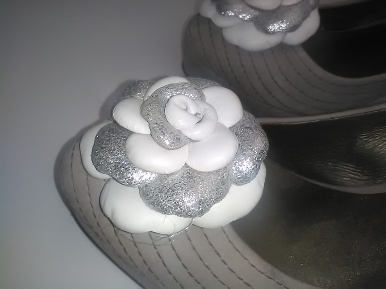 White silver rose clips Wedding shoe clips Daily shoe clips -Handmade Leather Shoe Clip Rose shoe clip Set of 2 Flower shoe clip