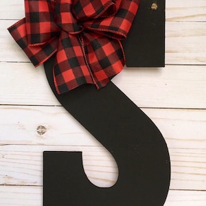 Buffalo Plaid Door Hanger - Personalized Initial Front Door Sign -  Christmas Farmhouse Decor - Christmas Door Hanger - Buffalo Plaid Decor