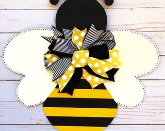 Bumble Bee Door Hanger - Bumble Bee Decor - Spring Door Hanger - Front Door Decoration - Porch Decor - Wooden Bumble Bee Decor -Summer Decor