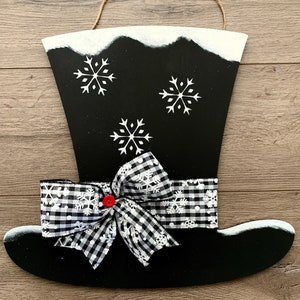 Snowman Hat Door Hanger - Winter Door Hanger - Snowman Hat Door Decor - Winter Decor  - Christmas Decoration - Snowflake Door Decor