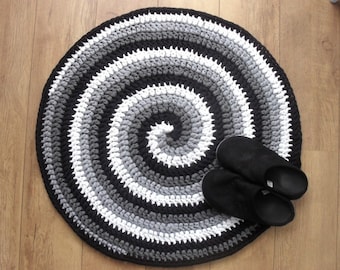 Crochet rug pattern, Black, White and Gray Spiral Crocheted Rug, Round T-shirt yarn rug, swirl pattern crochet rug, PDF US terms
